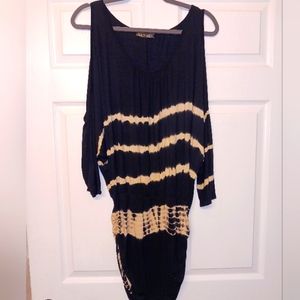 Urban X stretchy tunic w/ open sleeve